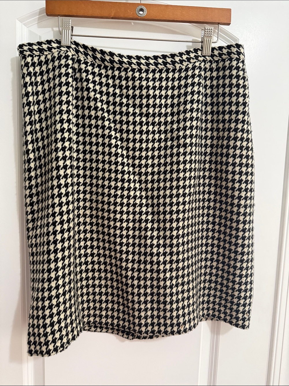 Linea by Louis Dell'Ollio Black and White Houndstooth A-Line Skirt